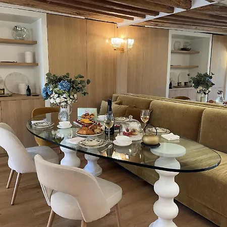Luxueux Appartement, Avec Terrasse Vue Champs-elysees Paříž