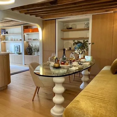 Luxueux Appartement, Avec Terrasse Vue Champs-elysees Apartmán